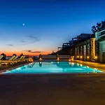 Oia Suites Hotel