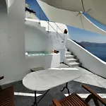 Oia Suites