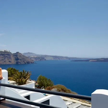 Oia Suites Hotel 3*