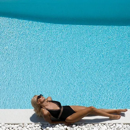 Hotel Oia Suites 3*