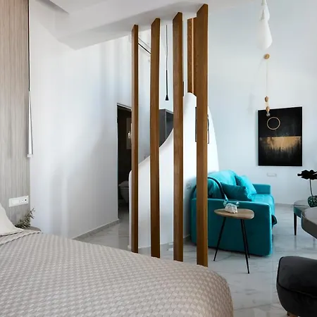 Oia Suites Hotel