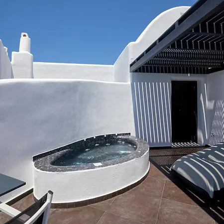 Hotel Oia Suites