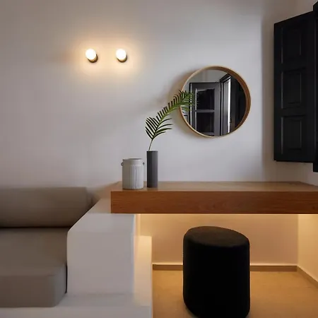 Hotel Oia Suites 3*