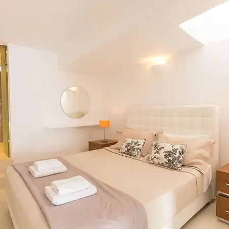 Oia Suites