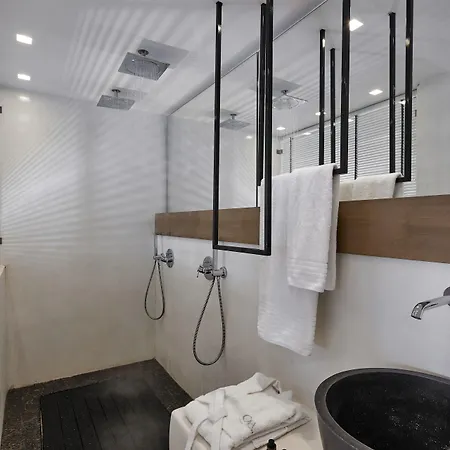 Hotel Oia Suites 3*
