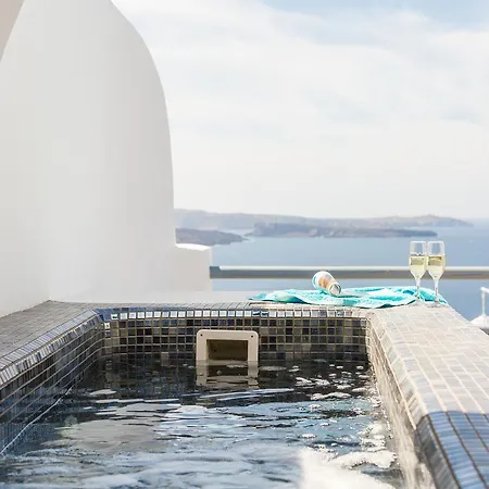 Hotel Oia Suites 3*