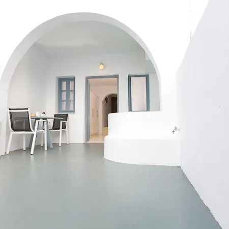 Oia Suites