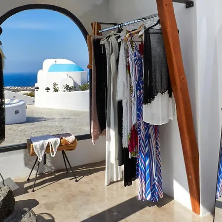 Oia Suites 3*