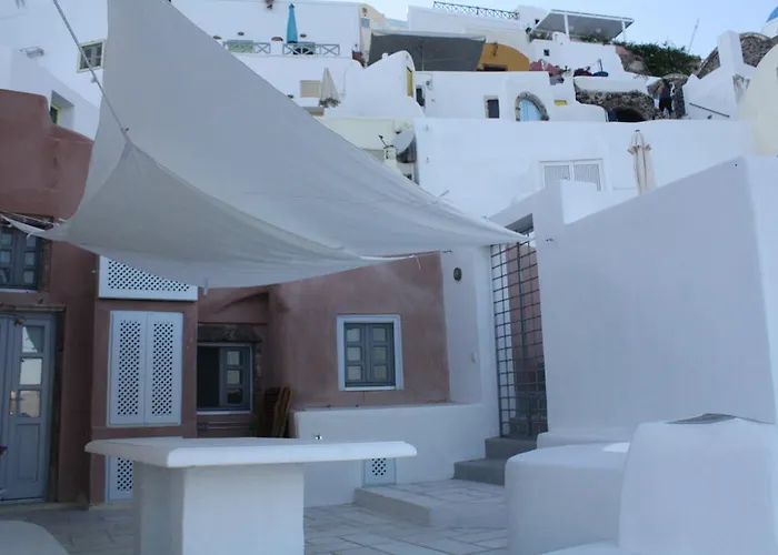 Oia Suites