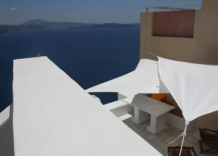 Oia Suites