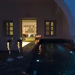 Oia Suites Ξενοδοχείο 3*