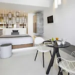 Oia Suites אויה
