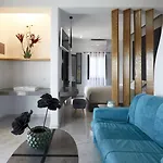 Oia Suites 3* אויה
