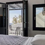 Oia Suites 3* Οία