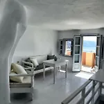 Oia Suites 3*