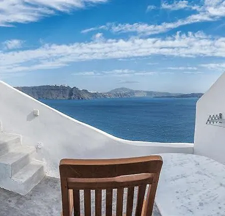Oia Suites