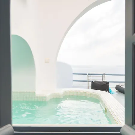 Oia Suites Hotel 3*