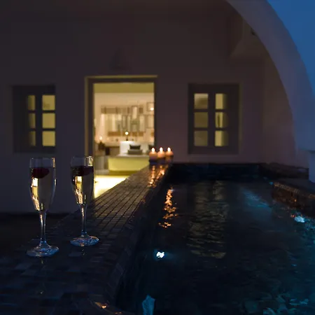 Oia Suites Hotel 3*