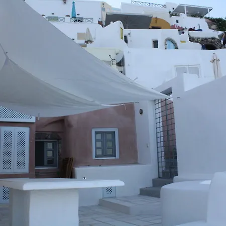Oia Suites