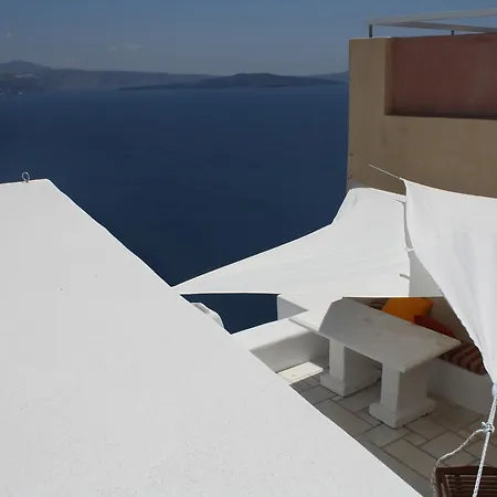 Oia Suites