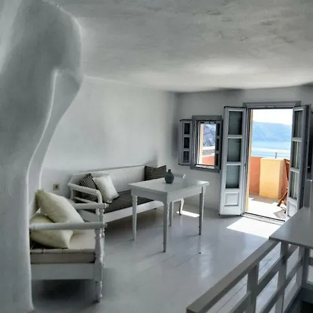 Oia Suites 3*
