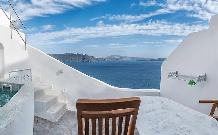 Oia Suites